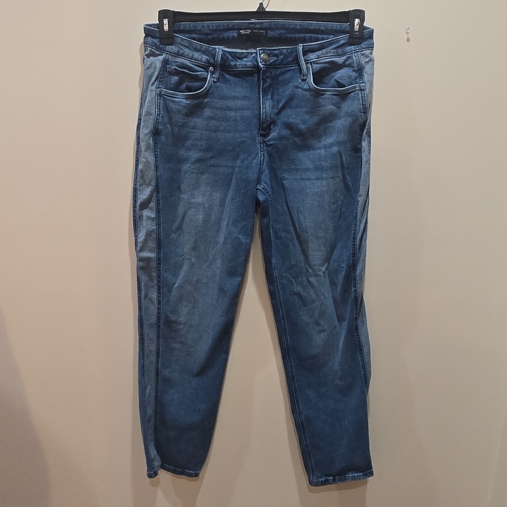 Simply Vera Vera Wang Women's Blue Mid Rise Barrel Cut Jeans Size 14